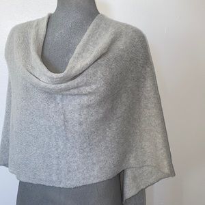 Women’s gray light weight poncho